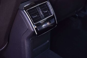 Predám Škoda Superb 3 combi obsah 2 liter desel ročník 2019 - 6