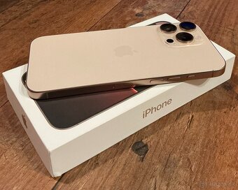 Apple iPhone 16 Pro Max + Apple Watch Ultra 2 (2024) - 6