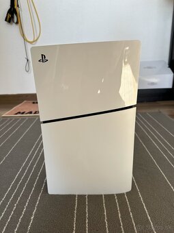 Playstation 5 Slim 1 TB + 2 Ovládače + Stojan - 6