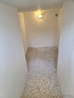 Predáme garáž po kompletnej rekonštrukcii v Štúrove. - 6