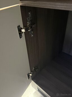 Predám používanú skriňu. - 6