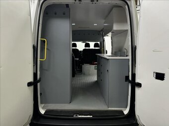VW CRAFTER 2,0TDI  obytné - 6