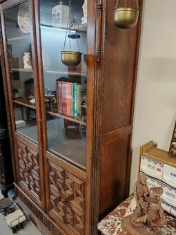 Vitrína / Knižnica - 6