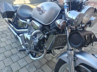 HONDA VF 750c - 6