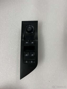 Škoda Superb 3 podsvietené kľučky svietiace logo pod dvere - 6