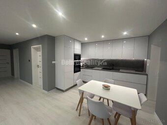 Štýlový rodinný dom z lodných kontajnerov, na predaj. - 6