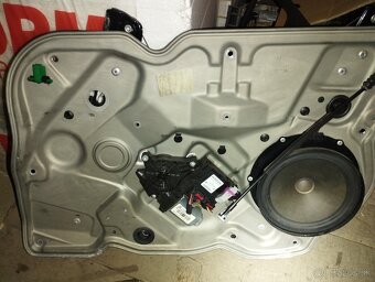 Sťahovačka Octavia 2 pravé predné - 6