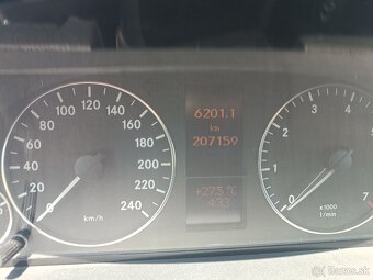Predám Mercedes Benz A trieda 160i automat - 6