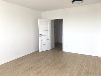 PREDAJ KOMPLETNE PREROBENÝ BYT LOGGIA BA III VAJNORY - 6
