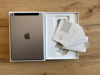 iPad 6th generation 128GB LTE - 6