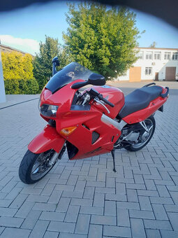 prodám Honda VFR 800FI RC 46 r.v 1999 - 6