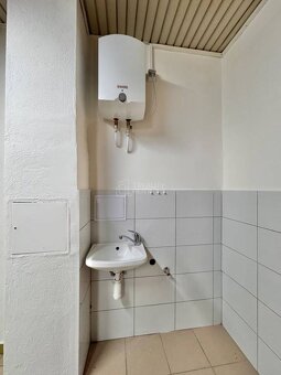 Ponúkame na prenájom kancelárske priestory s rozlohou 67 m2 - 6