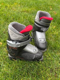 Detský lyžiarsky set (lyže, lyžiarky, palice) - 6