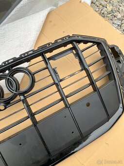 maska mrizka grill audi q7 20- cerna - 6