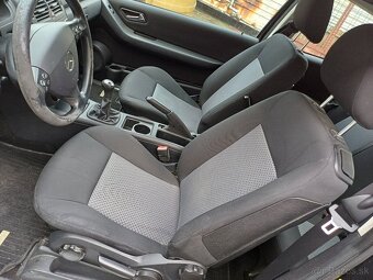 Predám Mercedes-Benz A, 1.4 benzín, 3-dverový,rok výroby 200 - 6