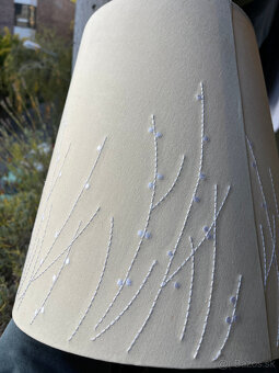 Predám biele tienidlo na lampu - 6