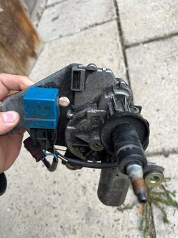 Peugeot 306 motorček zadného stierača - 6
