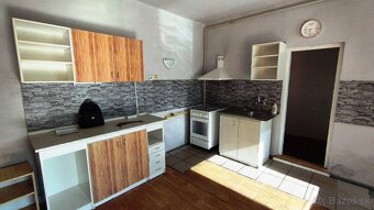 Predaj rodinný dom v centre mesta Levice - 6