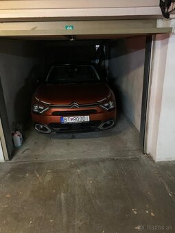 Predám podzemnú garáž s bránou - vykurovanú - 6
