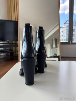 Alexander McQueen Tread Slick Chelsea Boot 'Black' - 6