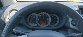 Predám Toyota Rav4, r.v. 12/2011 - 6