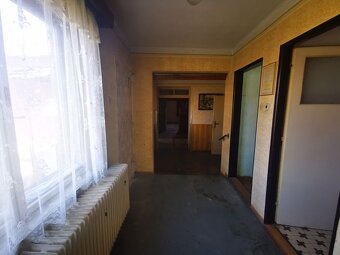 41499-Priestranný rodinný dom Veľké Uherce s pozemkom - 6