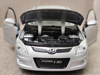 Predám tento Kovový model.Hyundai i30 - 6