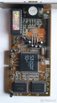 Starsie graficke karty AGP - Maxtor G200, S3 Trio - 6
