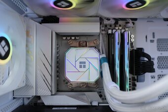 Herný PC, Ryzen 7 7800X3D, RX 9070, 32GB RAM, 2TB SSD, 24m - 6