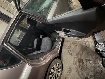 Kia Ceed 1,4 benzín - 6