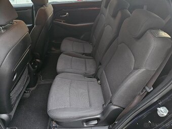 Kia Carens 1.7 CRDi EX 7 miestne - 6