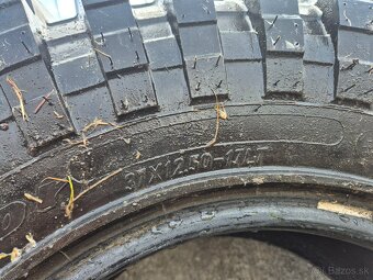 37x12,5 R17 Maxxis - 6