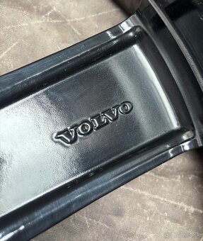 Zimní originál top sada Volvo XC90 275/40R21 - 6