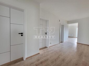 Na predaj 3-izbový byt s balkónom a parkovaním, Poprad –... - 6