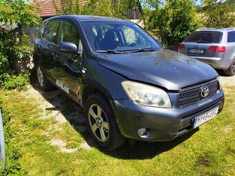 Toyota RAV4 - 6
