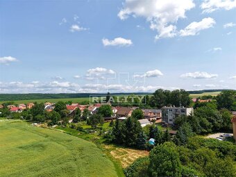 Veľký rovinatý pozemok v Uníne – 4877 m2 priestoru pre... - 6