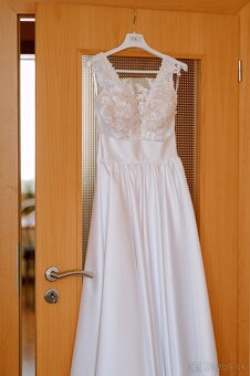 Saténové svadobné šaty zo salónu - 6