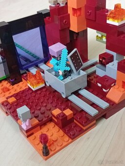 Lego Minecraft 21143 Podzemná brána - 6