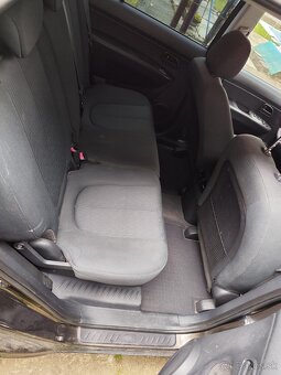 Kia Carens - 6