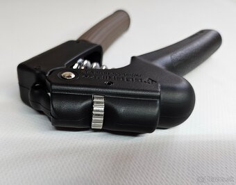 GD GRIP PRO (hnedý) - posilňovač úchopu ruky, zápästia a prs - 6