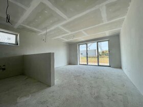 PREDAJ  4- izbová novostavba rodinného domu v obci Opoj - 6