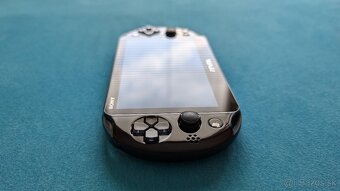 PS Vita 2000 slim čierna s komplet príslušenstvom - 6