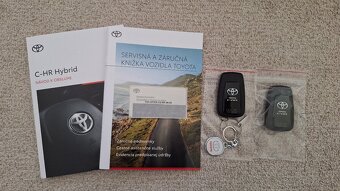 Toyota C-HR 2,0 Hybrid Dynamic Force 184 k e-CVT STYLE - 6