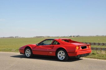 Ferrari 328 GTS z roku 1987 - 6