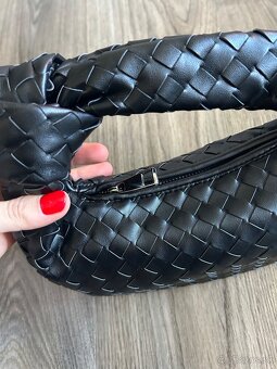 Čierna uzlikova kabelka - 6