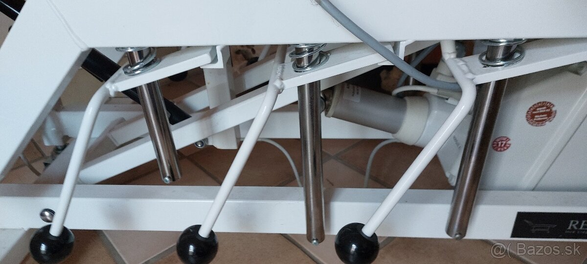 Chiroprakticke masážne lehátko - 7