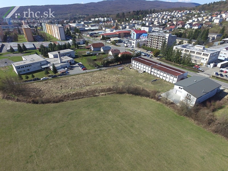 48 ÁROVÝ ROVINATÝ POZEMOK S BUDOVOU VHODNÝ NA VÝSTAVBU - SOV - 7