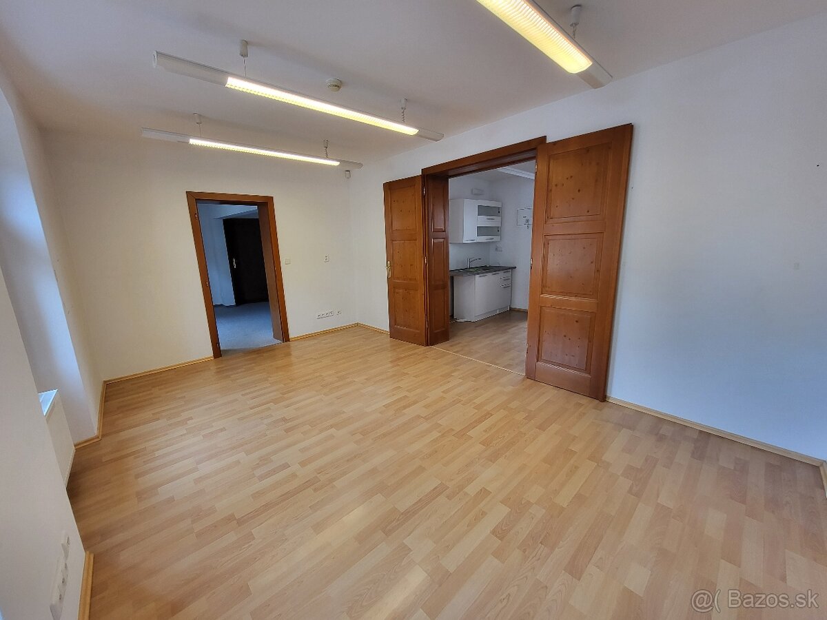 KANCELÁRSKY PRIESTOR - (6 MIESTNOSTÍ) 102,20m², PEZINOK - 7