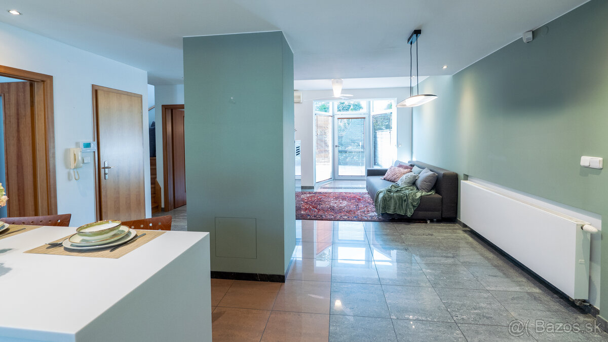 Exkluzívne na PREDAJ: Priestranný 4-podlažný rodinný dom (18 - 7