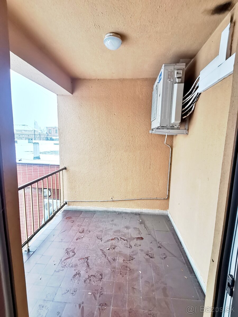 Predaj, polyfunkčná budova v centre Lučenca - 7